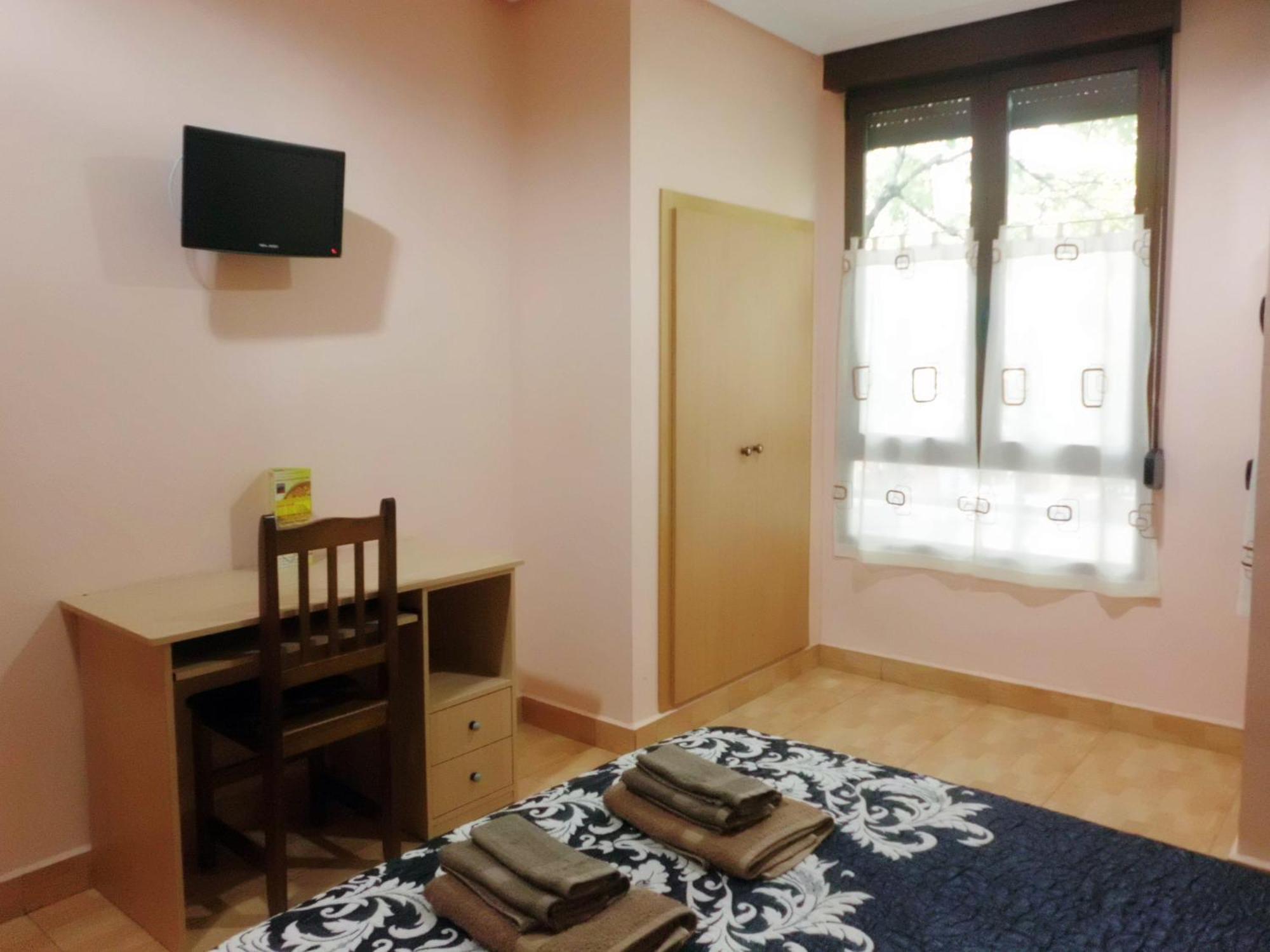 Hostal Abastos Walencja Zewnętrze zdjęcie