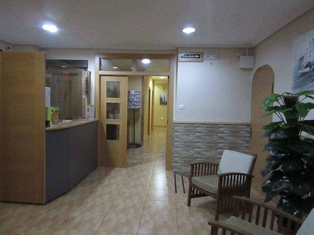 Hostal Abastos Walencja Zewnętrze zdjęcie